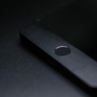 好东西就该贵，但大众不认！复盘罗永浩做手机，「错」在哪