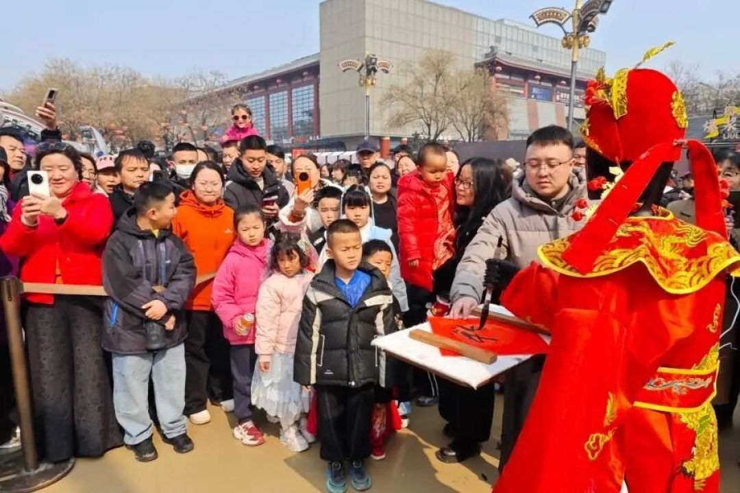 西安专属的年味:机甲闹长安,唐潮过大年!