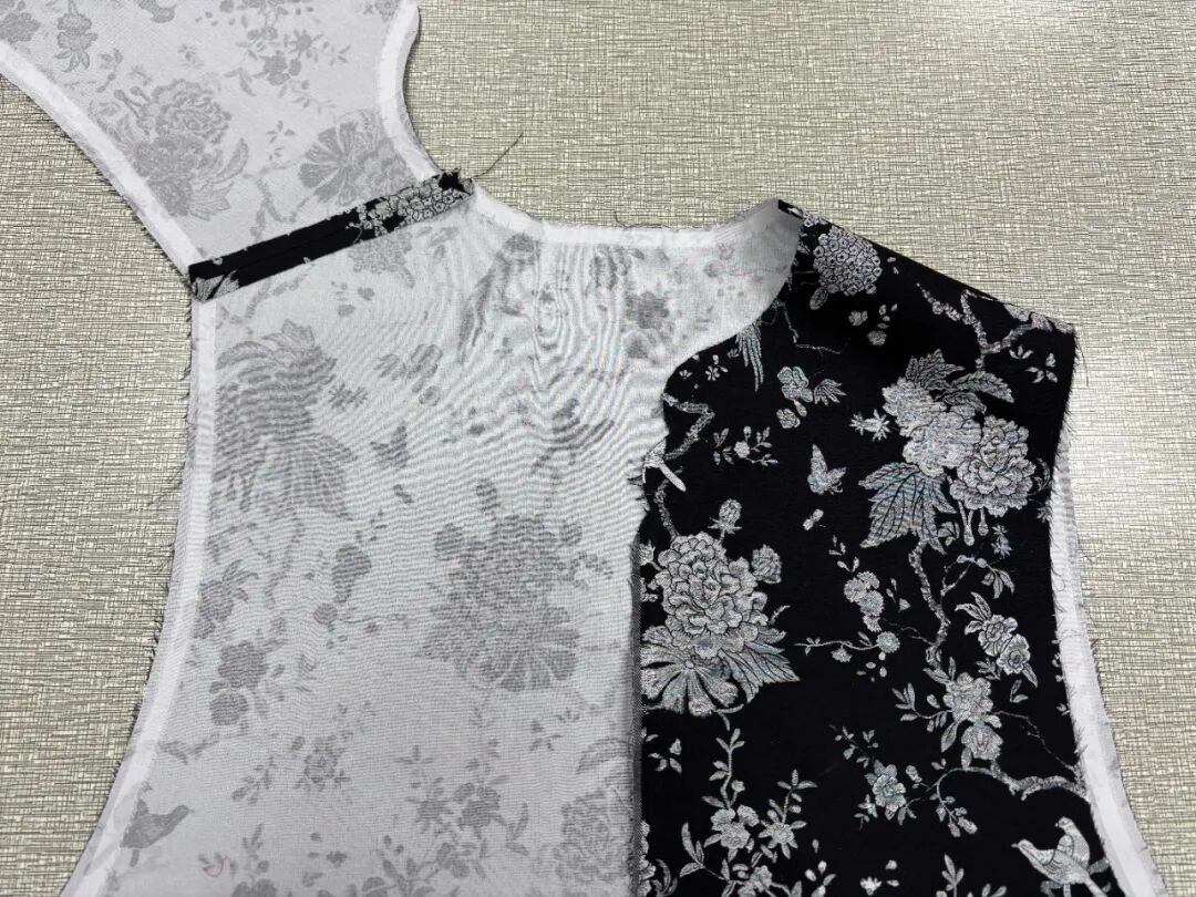 【图文教程】沪小鹿服装纸样M33新中式盘扣马甲缝制步骤