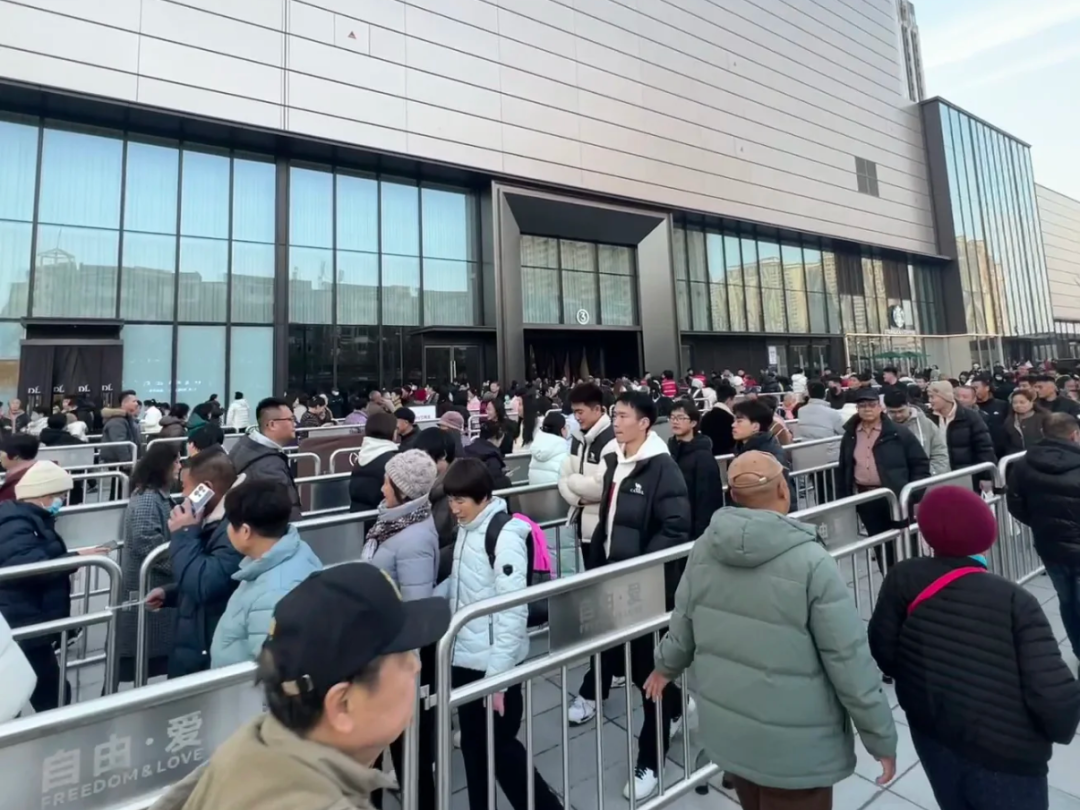 开业不剪彩,老板带员工蹦迪:这家超市开业首日干了1011万