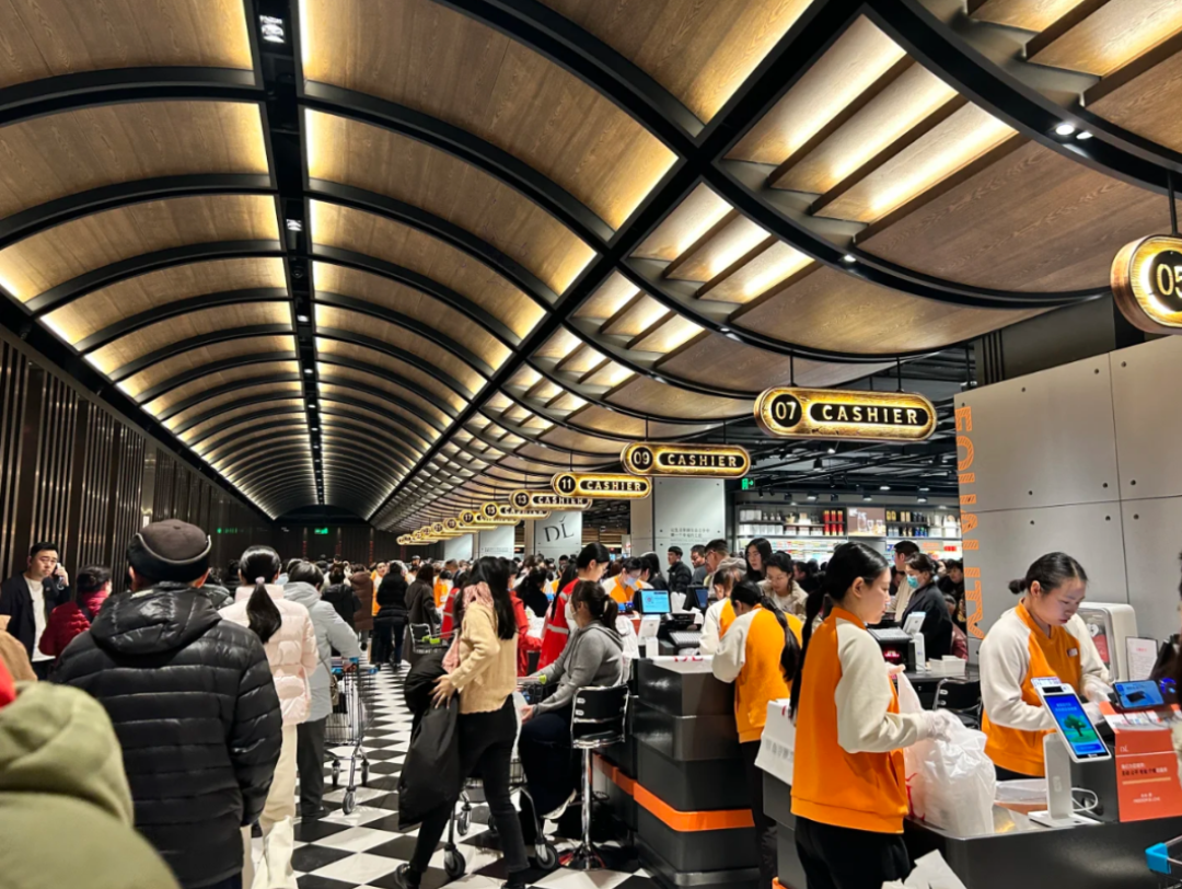 开业不剪彩,老板带员工蹦迪:这家超市开业首日干了1011万
