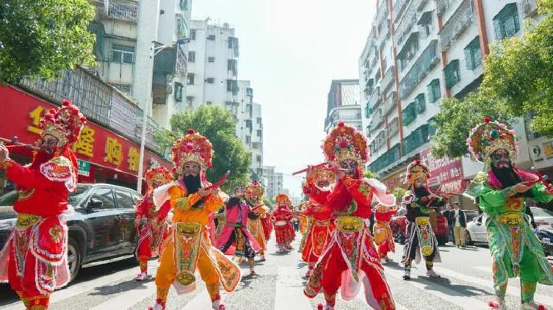 潮阳英歌舞动五洲:2026马年春节盛典,千人策马奔腾燃动全城