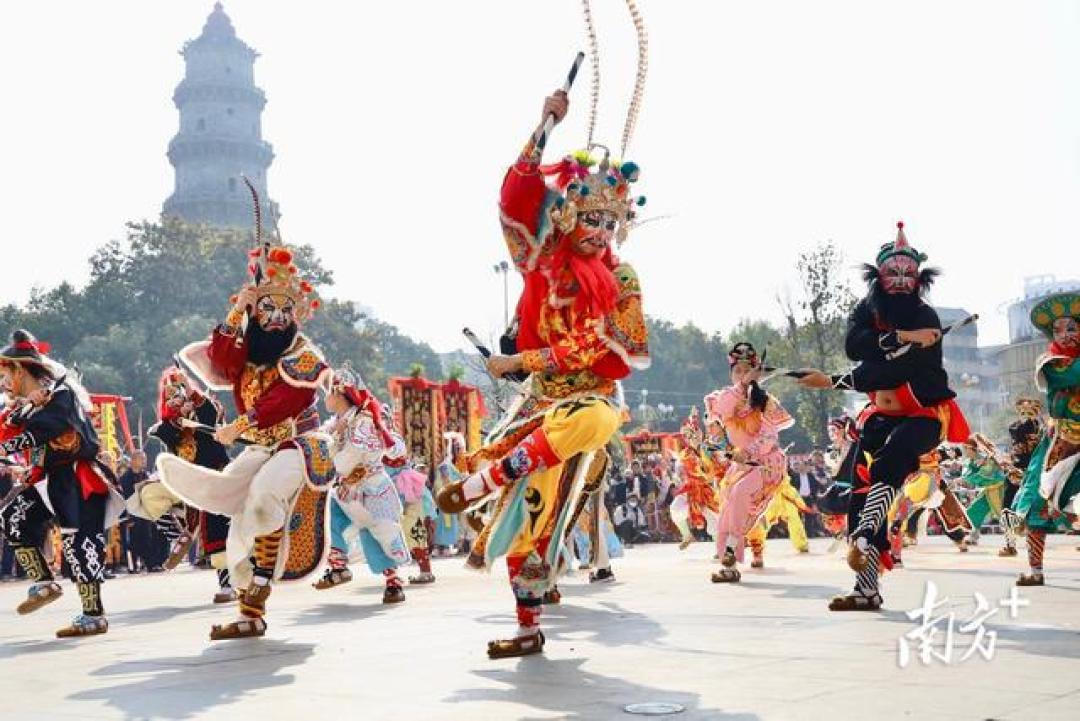 潮阳英歌舞动五洲:2026马年春节盛典,千人策马奔腾燃动全城