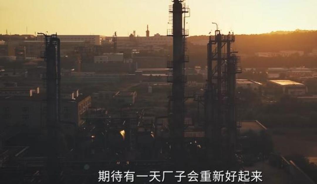 岁月有情时首播口碑不俗:黄景瑜演技获赞,但演高中生惹争议