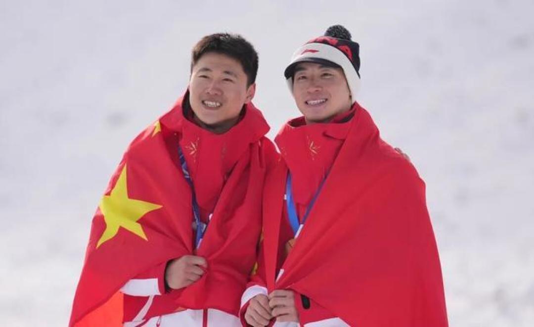 金牌夫妻冲击第5金失利,队友接连失误,中国队遗憾摘铜