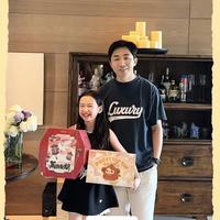 泡泡玛特创始人亲送盲盒，董璇女儿小酒窝被称追星天花板