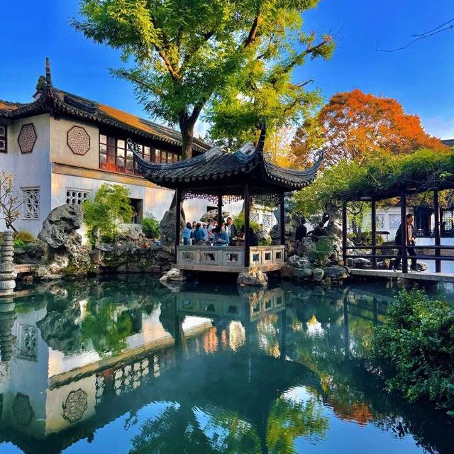 退休夫妻自驾：3 条经典环线，慢游中国不折腾，路平景美吃住香