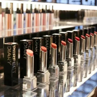 黄皮通勤族别只盯豆沙色！这3款暖调口红显白又扛打，干唇党也能闭眼入