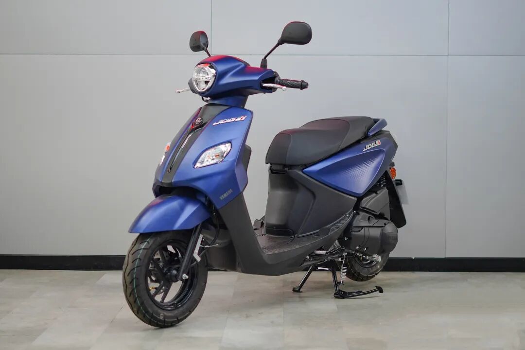 “株春雅”申请出战,复古踏板CF125T亮相,采用蓝芯引擎有ABS