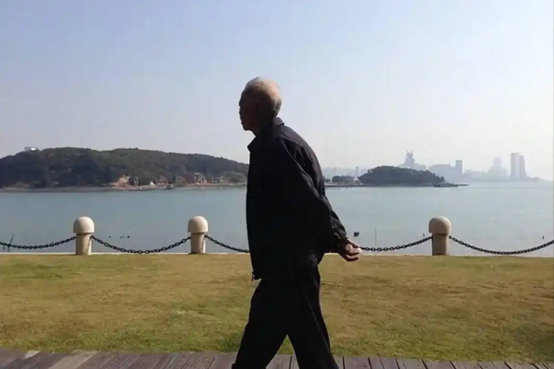 医生调查:天冷继续坚持走路的高血糖人,过不了多久,或有5好处