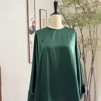 开始期待春天~小衫,余料给顾客做了耳饰#私人定制 #小衫 #绿色系 #裁缝 #真丝