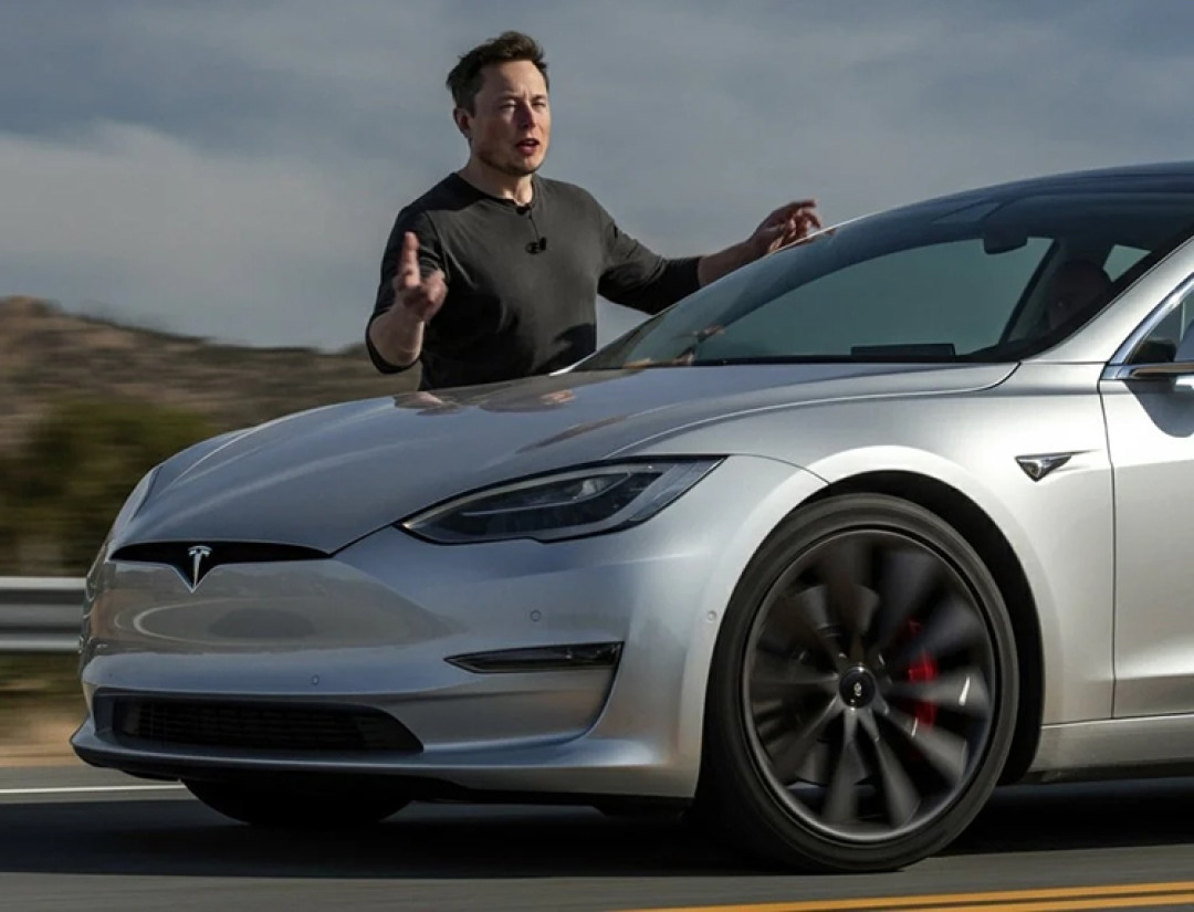 elon-musk-confirms-tesla-fsd-v142-will-see-widespread-rollout-8820880.jpg