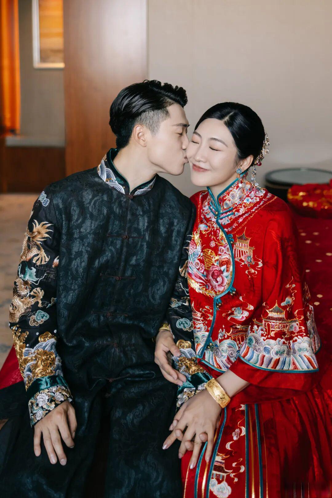 巅峰相见!王心迪徐梦桃夫妻双双夺冠,成为中国冬奥史上首对“双金夫妻”