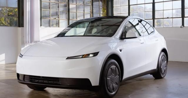 特斯拉两款21万元级新车取得关键进展：Model Y标准版2026年投产，Cybercab已下线