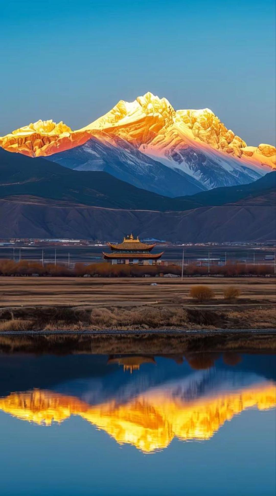 定格日照金山的金色奇迹:超全雪山观赏地与摄影攻略