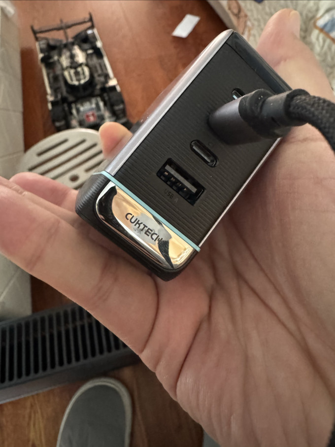 酷态科充电器