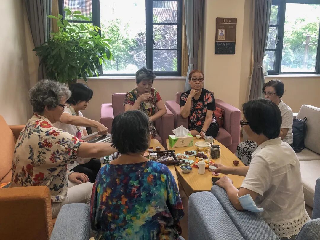 【汪迷部落】艾浓 | 人间重晚晴——读汪曾祺《大妈们》感想