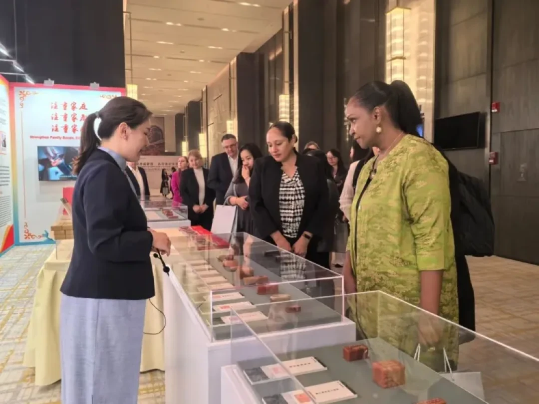 华东师大“百印颂家风篆刻作品展”入选教育部2025高校“礼敬中华优秀传统文化”魅力非遗原创优秀作品