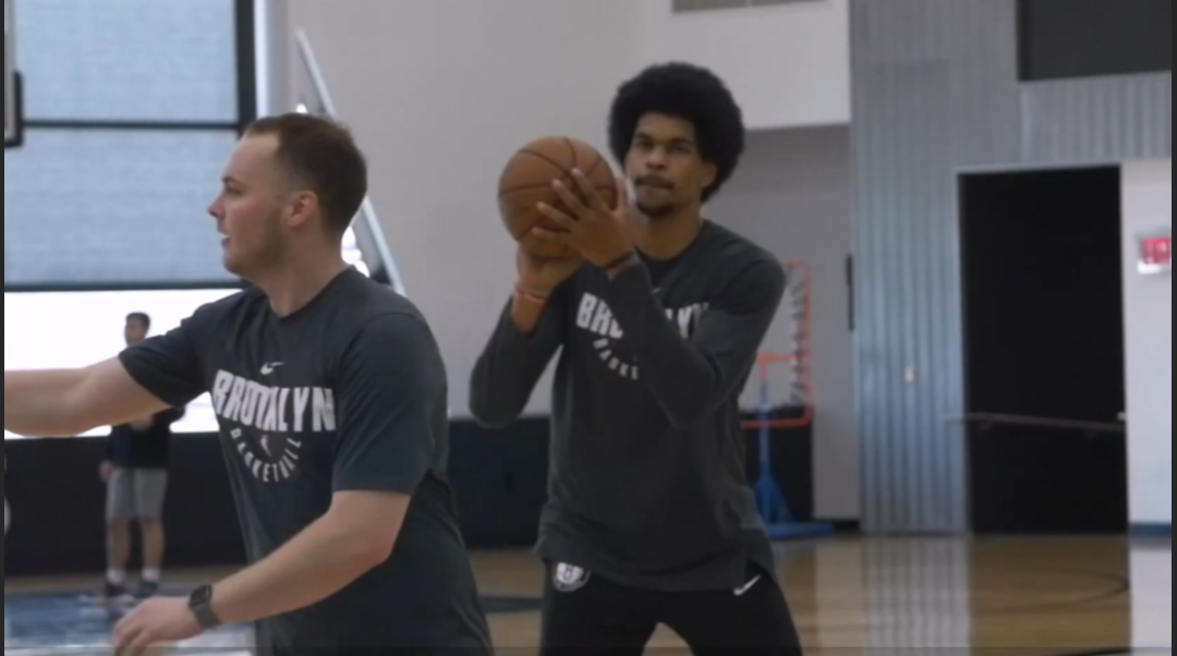 NBA最朴素的球员,自己组装电脑,一双球鞋穿三年!