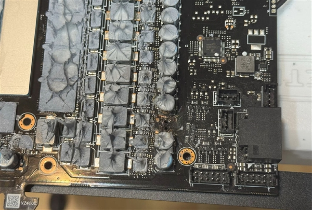 RTX 5090魔改增加第二个16针供电接口 第二天：卒！