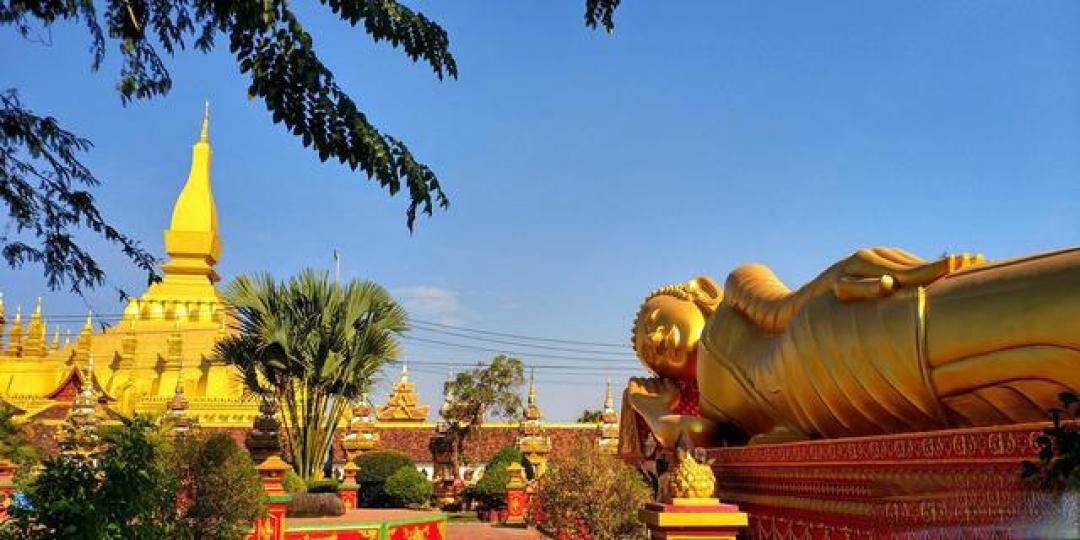 跨国看世界——老挝万象塔銮寺