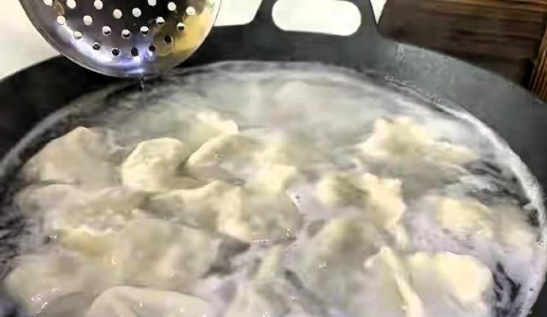 煮了30年饺子才明白:盖盖煮皮,开盖煮馅!以前全做反了