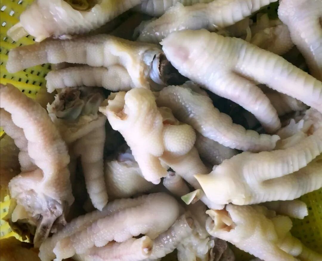 我和娃的生活家常味，这盘香辣鸡爪，香味浓郁，干净卫生，喜欢吃鸡爪的家人们不要错过
