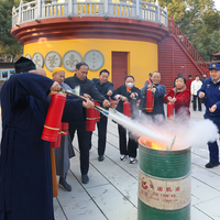财神庙香炉起火事件引热议，1000+用户观点全景呈现：传统祈福如何兼顾现代消防？
