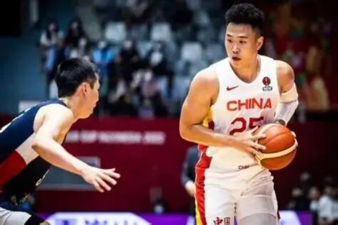 中国男篮世预赛12人大名单预测出炉,赵继伟、赵睿领衔后卫位置,胡明轩、焦泊乔恐被放弃
