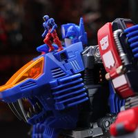 [粤语点评，三方联名]TakaraTomy   变形金刚X戴亚克隆X索斯兽 Shield D Prime盾狮擎天柱 玩家实物