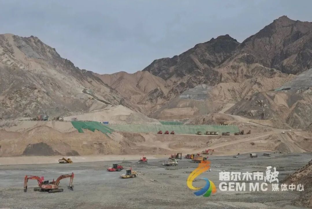 【新春走基层】高原“充电宝”加速建设 千名建设者奋战昆仑之巅