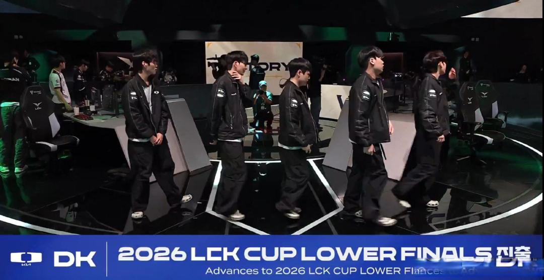 DK上演惊天让二追三，T1三大短板尽显，Faker黯然梦碎