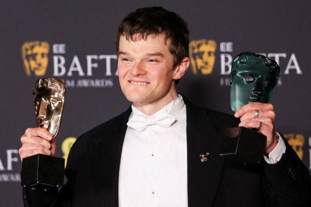 BAFTA大爆冷：影帝击败小李子创历史，甜茶11提0中