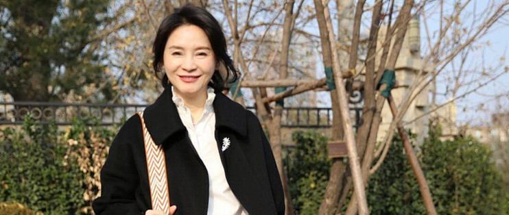 中年女人不管穿什么，尽量少挑这3个品牌，穿在身上显得又穷又装