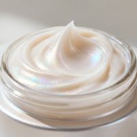 别只看A醇浓度！抗老面霜选国货还是大牌，关键看这3个成分与肤感适配维度