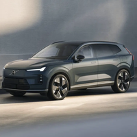 6.5吨巨型冰壶连撞3次？沃尔沃XC70都爆装备了居然还能开！#沃尔沃 #沃尔沃XC70 #沃尔沃XC70绝望冰壶挑战 #汽车安全 #说车聊车