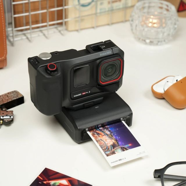 直出胶片感+街拍手柄加持，Ace Pro 2重新定义轻量创作体验