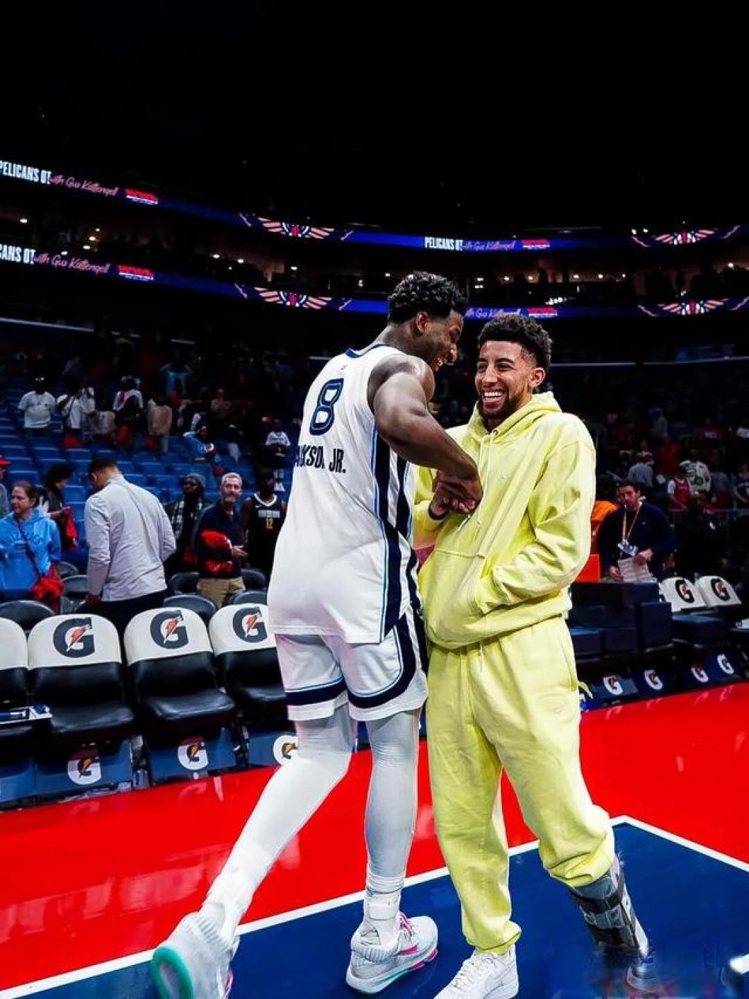 冲突爆发！两人驱逐！等着被NBA禁赛吧