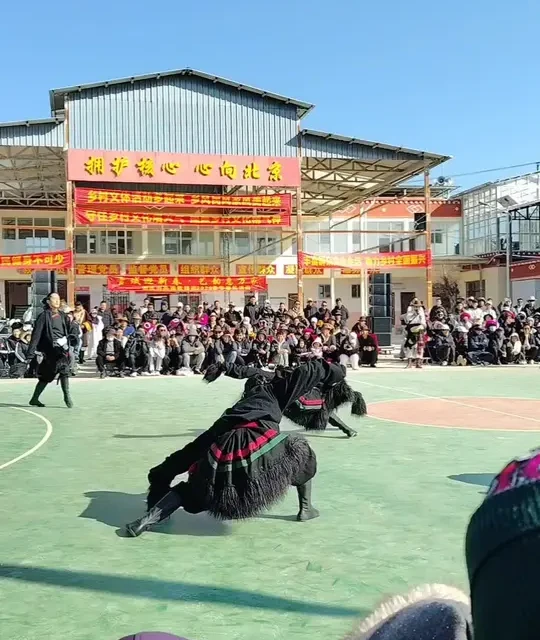 藏族锅庄：传承千年的圆圈歌舞