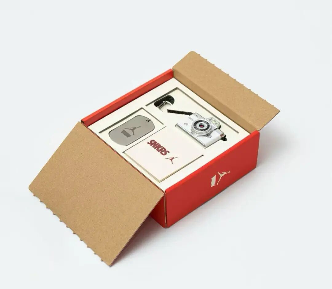 【SNKRS App】冲着限量235台迷你相机买Levi's x AJ3的朋友,要让你失望了