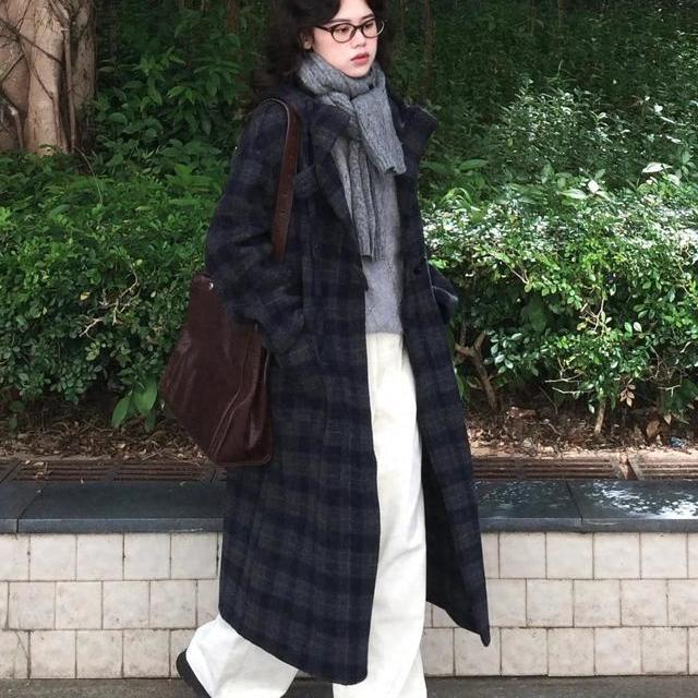 穿大衣配什么裤子更好看？看完对比就知道：小脚和阔腿的差距真大