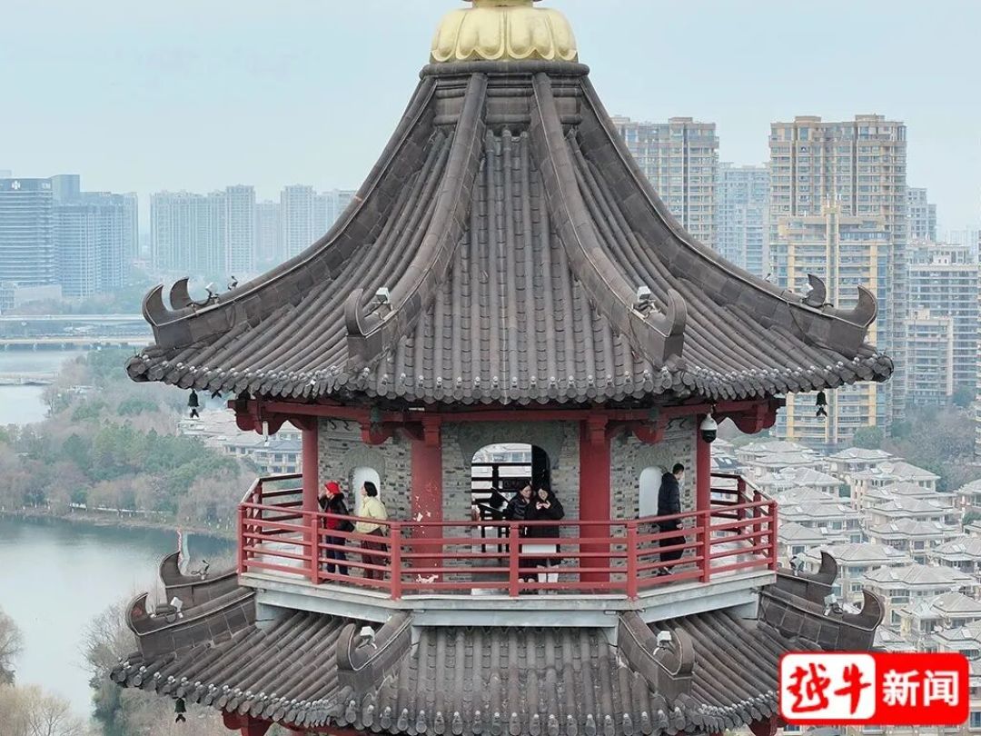 【科技潮玩】新奇!“小鸽飞行”落地绍兴蕺山公园 无人值守智能航拍开启低空文旅新体验