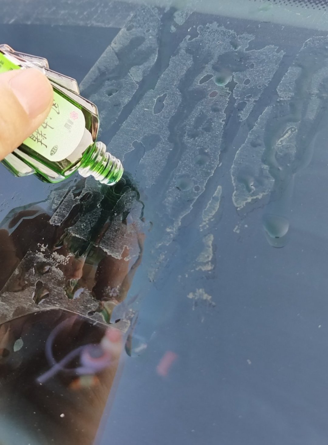 撕对联撕到崩溃?别再用钢丝球了,教你几招无痕除胶秘诀
