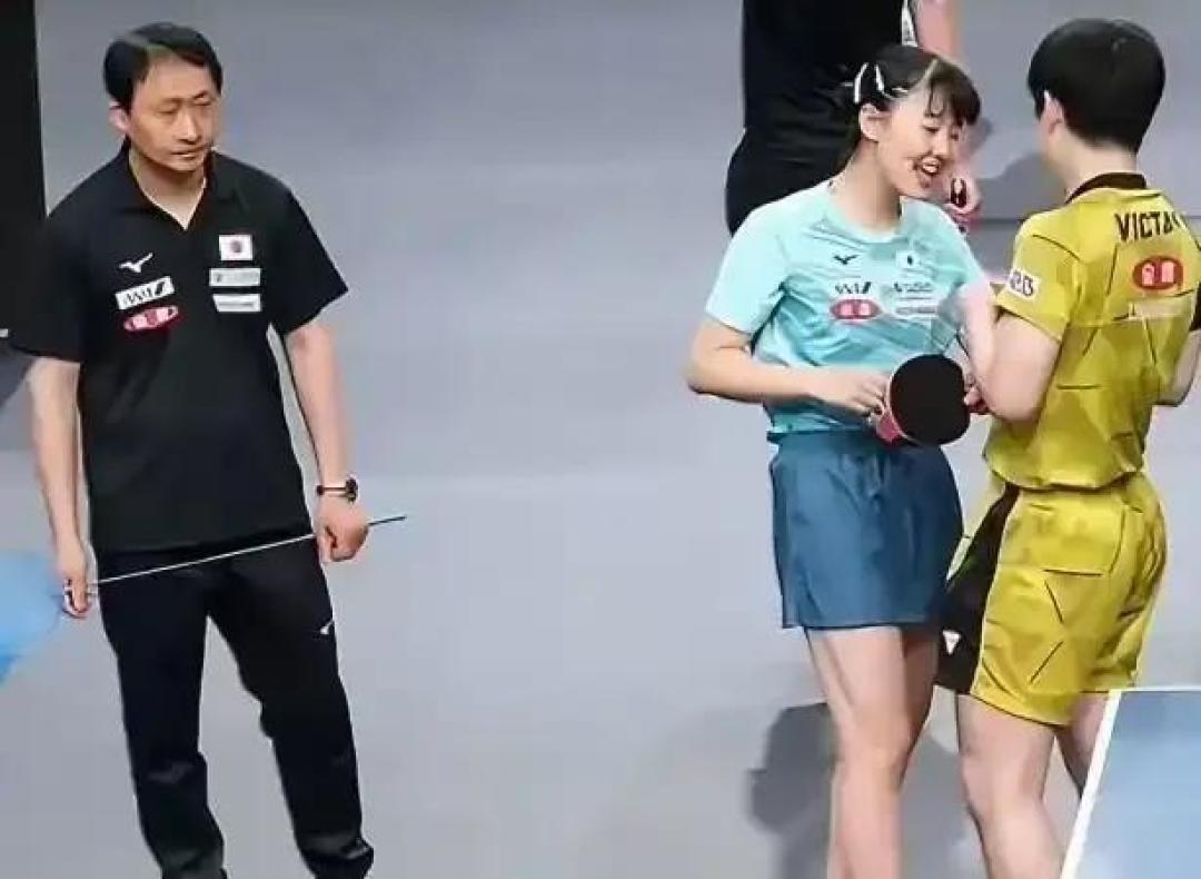 张本兄妹跟老爹参加亚洲杯，张本宇说家庭近况，兄妹羡慕早田希娜