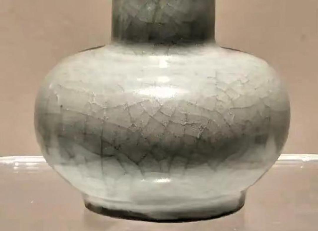 上海元代墓挖出8件南宋官窑!是前朝珍品还是元代哥窑仿品?