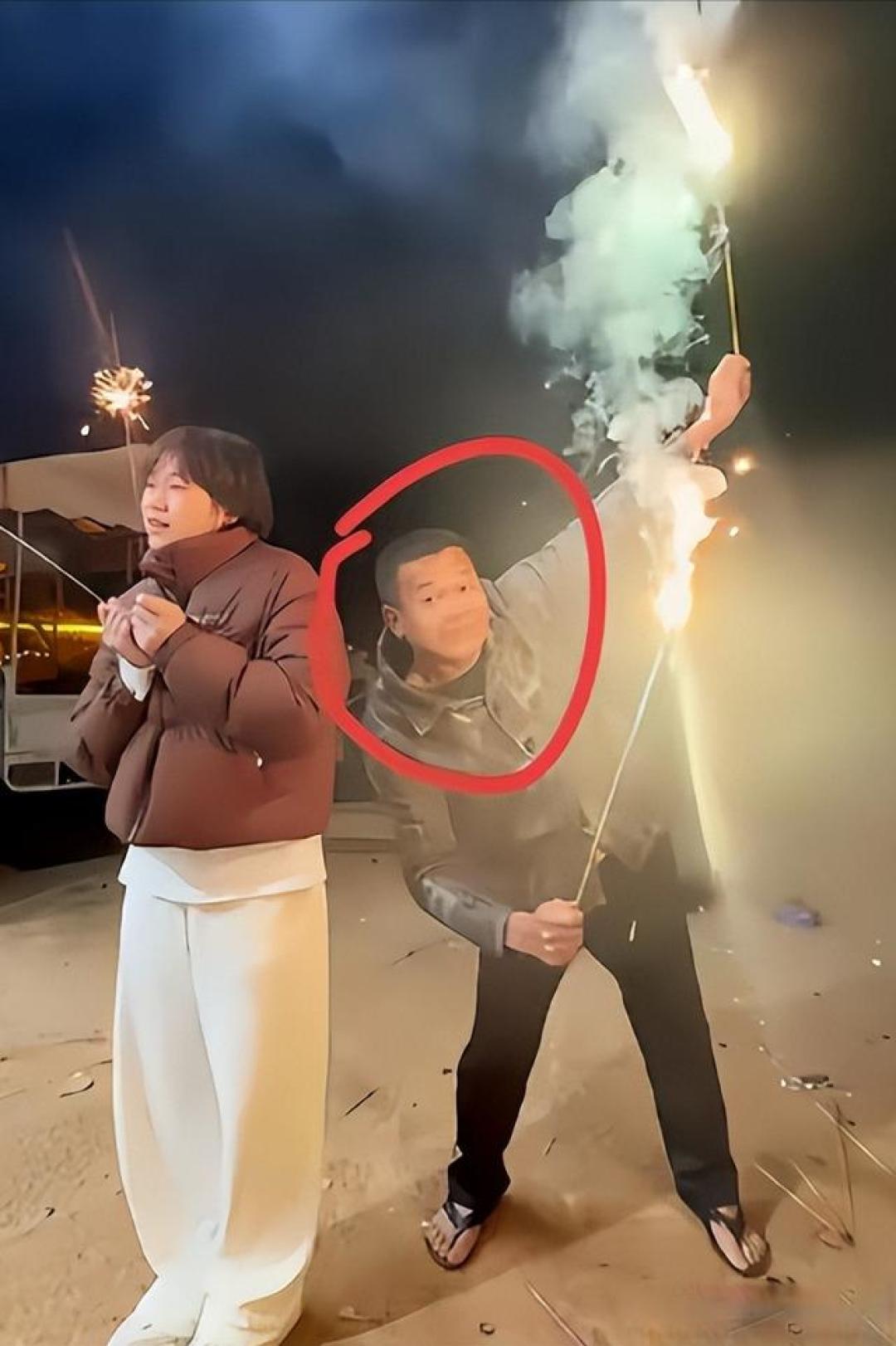 全红婵回乡过节,父亲巨资布置夜景,国家队的去留再添悬念