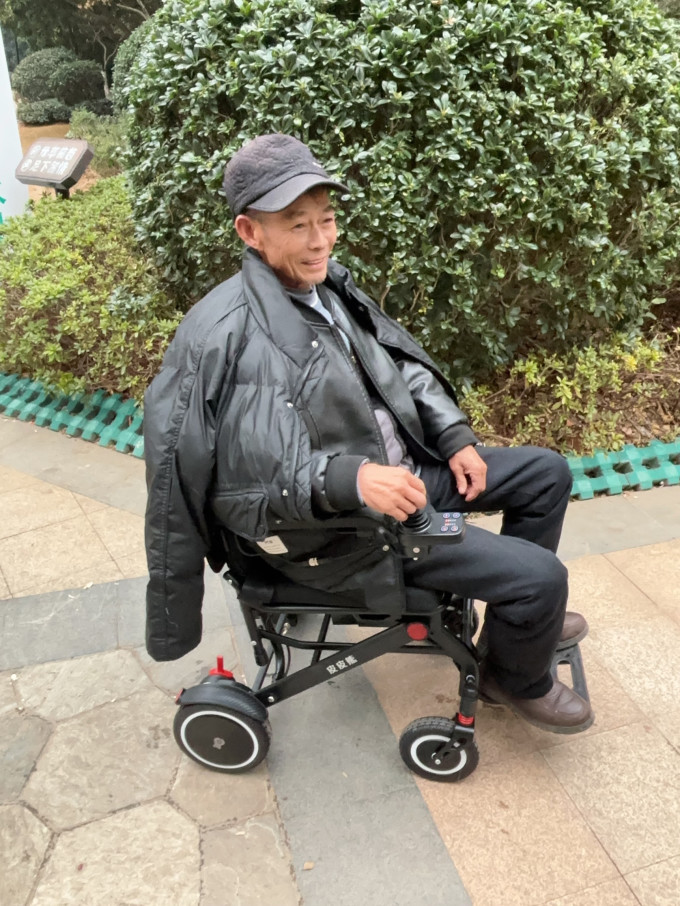 皮皮熊轮椅
