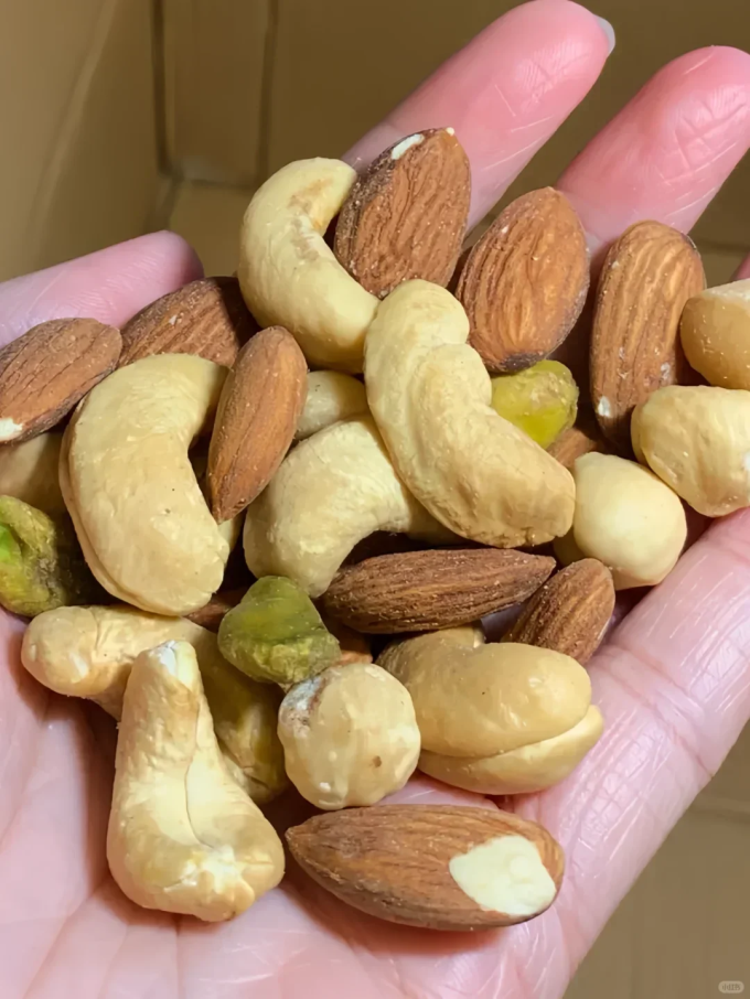 三只松鼠综合坚果