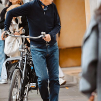 中年男人买牛仔裤：该为品牌溢价买单，还是只求实用舒适？1200+用户观点大PK