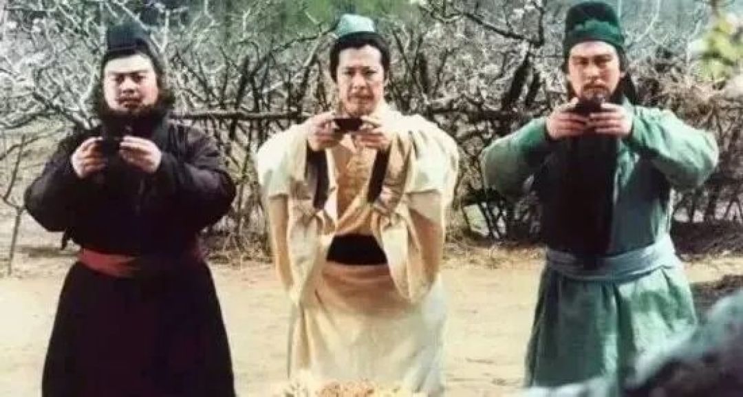 父母爱看老电视剧看八百遍都看不烦的真相:不是怪癖,更不仅仅是因为怀旧